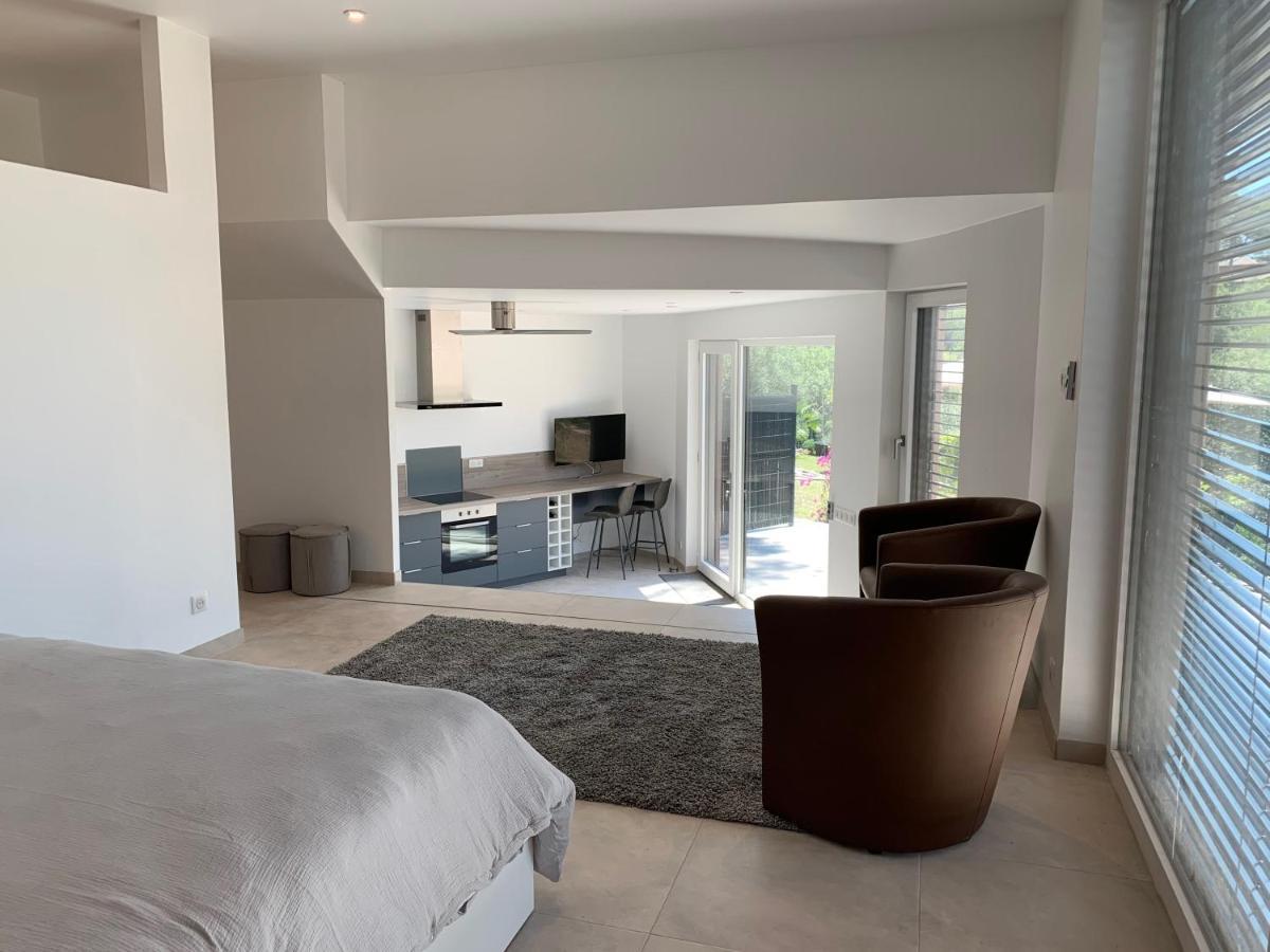La Balma - 4 Appartements Avec Jardin En Maison Passive De Plain Pied A Frejus-Saint-Raphael Екстер'єр фото